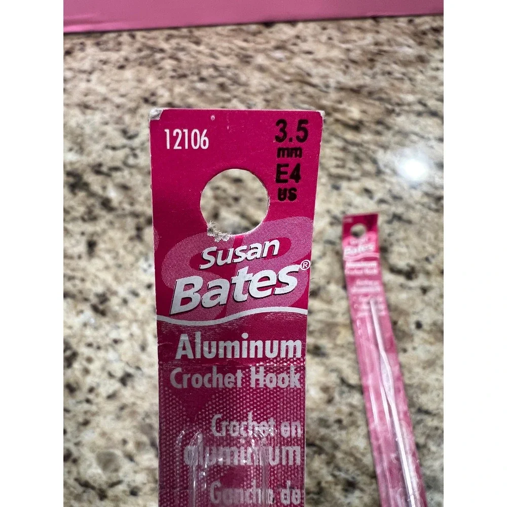 Susan Bates Crochet Hooks E-4 C-2 & Boye Knitting Needles Size 15 6 Lot